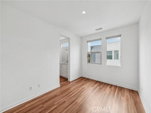 301  Placemark  , Irvine, CA