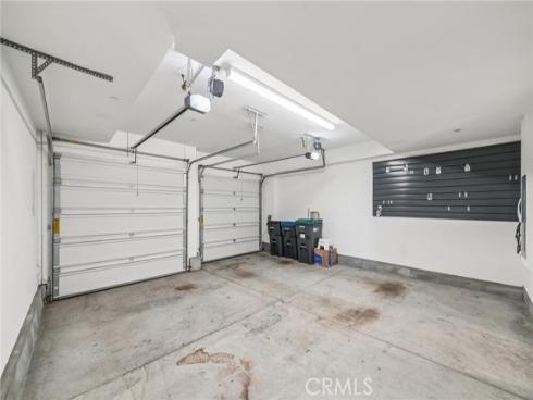 301  Placemark  , Irvine, CA