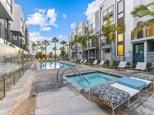 301  Placemark  , Irvine, CA