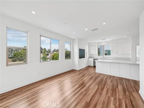 301  Placemark  , Irvine, CA