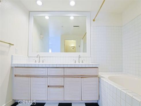 2253 Martin 321 , Irvine, CA