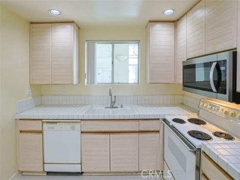 2253 Martin 321 , Irvine, CA