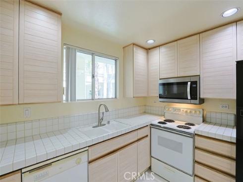 2253 Martin 321 , Irvine, CA