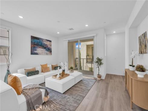 208 Harringay , Irvine, CA