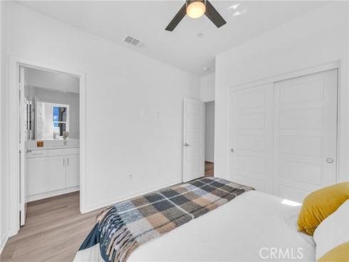 208 Harringay , Irvine, CA