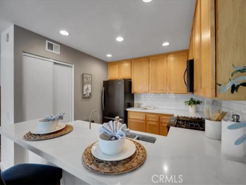 11 Exeter , Irvine, CA