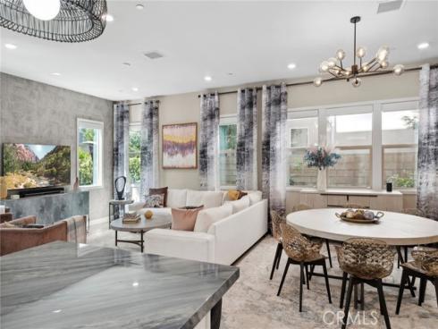 131 Spiral , Irvine, CA