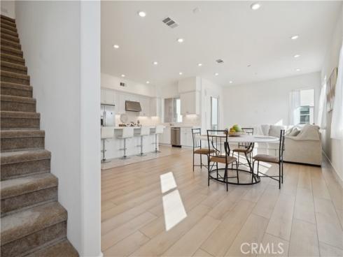 175 Sash , Irvine, CA