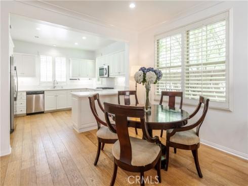 320  Bronze  , Irvine, CA