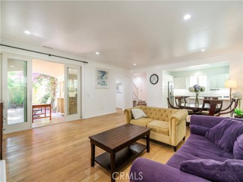 320  Bronze  , Irvine, CA