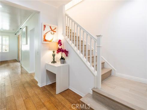 320  Bronze  , Irvine, CA