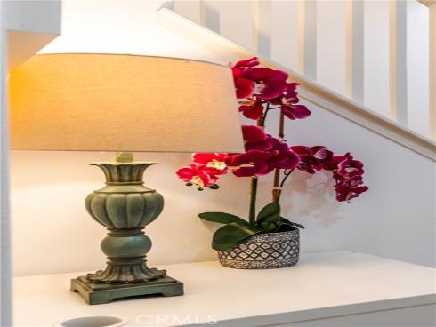 320  Bronze  , Irvine, CA