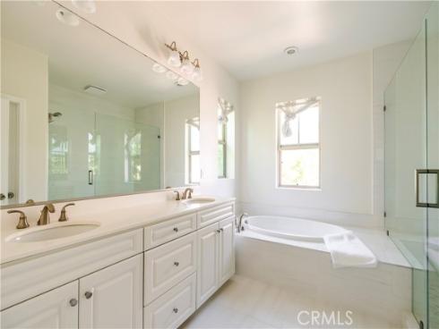 320  Bronze  , Irvine, CA