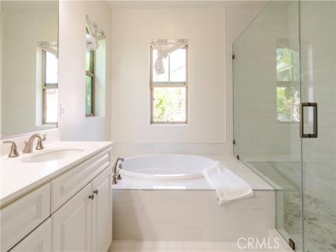 320  Bronze  , Irvine, CA