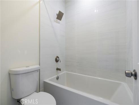 320  Bronze  , Irvine, CA