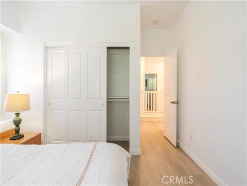 320  Bronze  , Irvine, CA