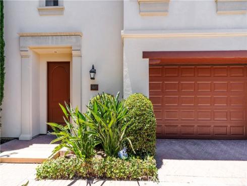 320  Bronze  , Irvine, CA