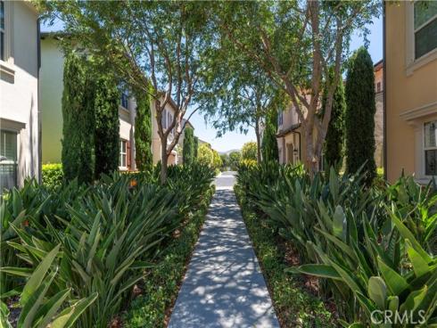 320  Bronze  , Irvine, CA