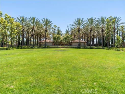 320  Bronze  , Irvine, CA