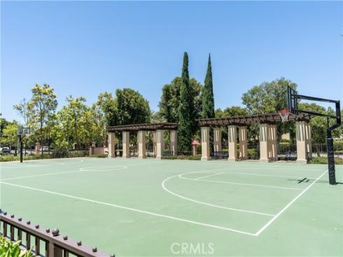 320  Bronze  , Irvine, CA