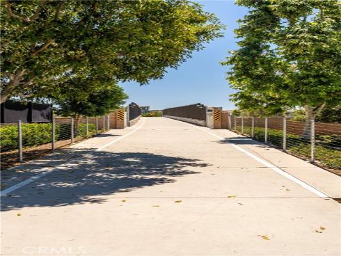 320  Bronze  , Irvine, CA