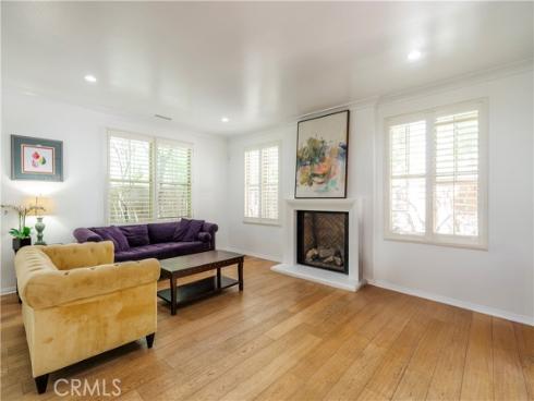 320  Bronze  , Irvine, CA