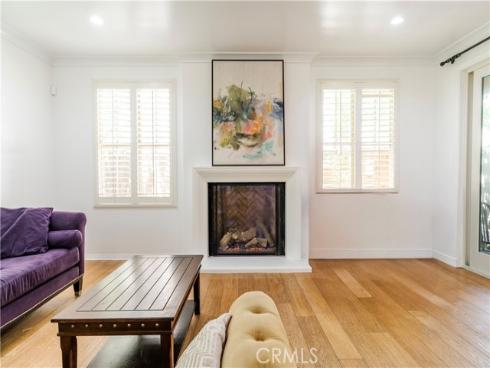 320  Bronze  , Irvine, CA