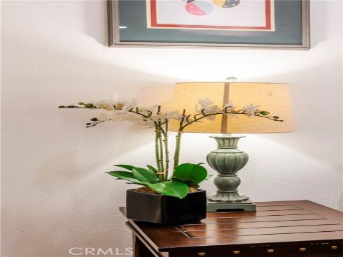 320  Bronze  , Irvine, CA