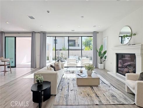 80  Interstellar  , Irvine, CA