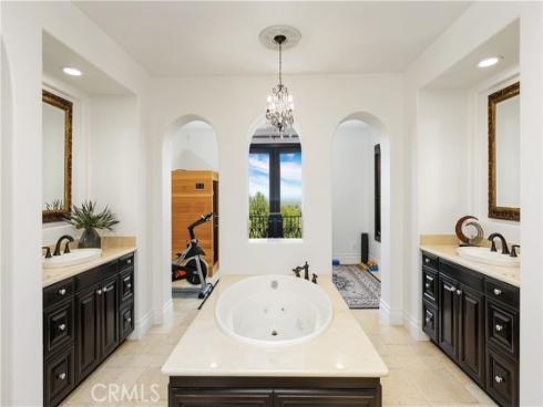 41 Balcony , Irvine, CA