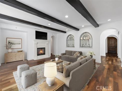 34 Tall Hedge , Irvine, CA