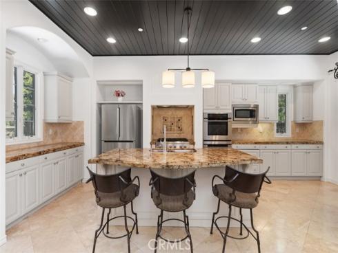 34 Tall Hedge , Irvine, CA