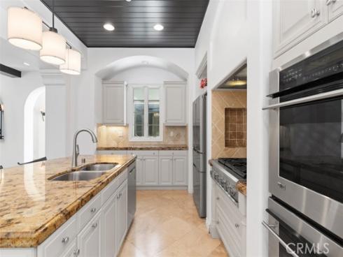 34 Tall Hedge , Irvine, CA