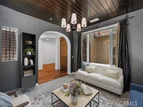 34 Tall Hedge , Irvine, CA