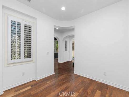 34 Tall Hedge , Irvine, CA