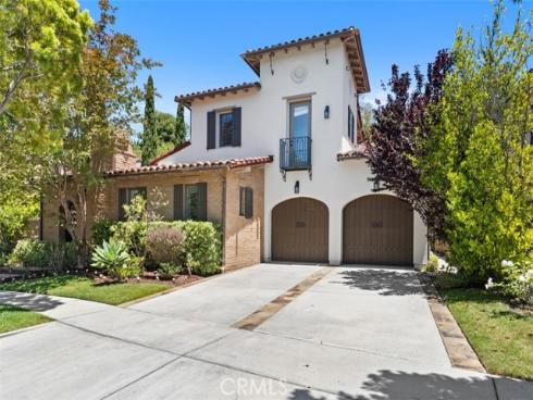 34 Tall Hedge , Irvine, CA