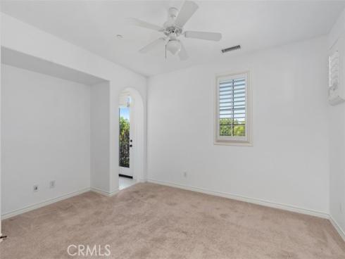 34 Tall Hedge , Irvine, CA