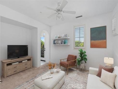 34 Tall Hedge , Irvine, CA