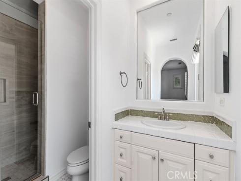 34 Tall Hedge , Irvine, CA