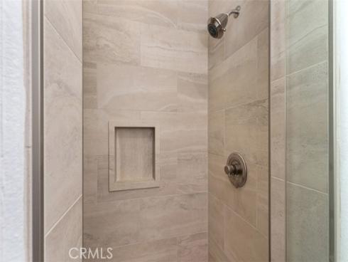 34 Tall Hedge , Irvine, CA