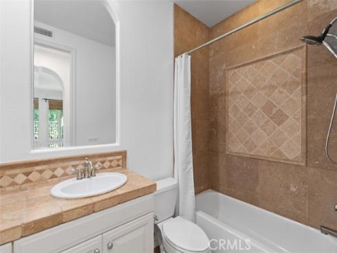 34 Tall Hedge , Irvine, CA