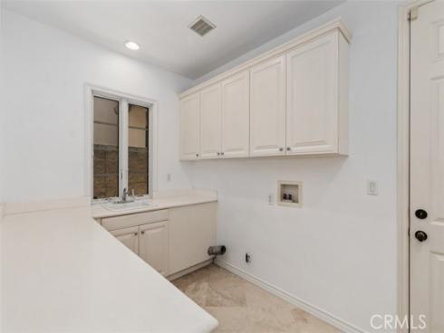 34 Tall Hedge , Irvine, CA