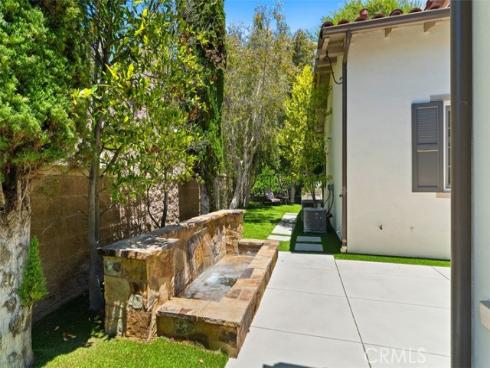 34 Tall Hedge , Irvine, CA