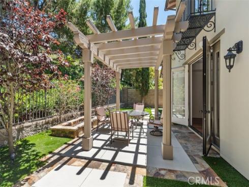 34 Tall Hedge , Irvine, CA