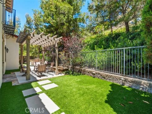 34 Tall Hedge , Irvine, CA