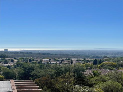 25  Village   Way, Irvine, CA