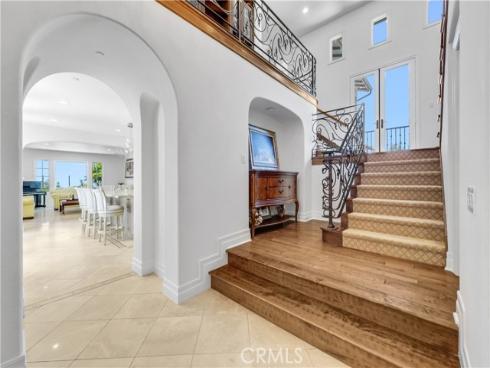 25  Village   Way, Irvine, CA