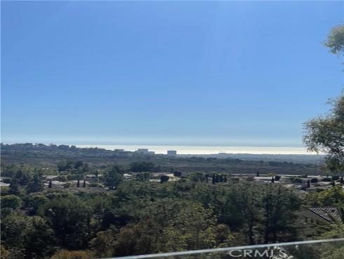 25  Village   Way, Irvine, CA