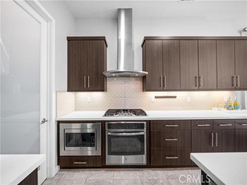 814  Beacon  , Irvine, CA