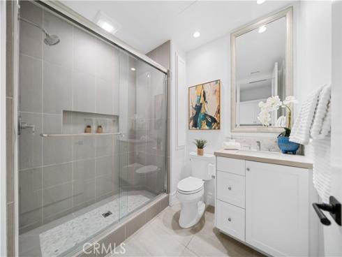 101  Lustro  , Irvine, CA